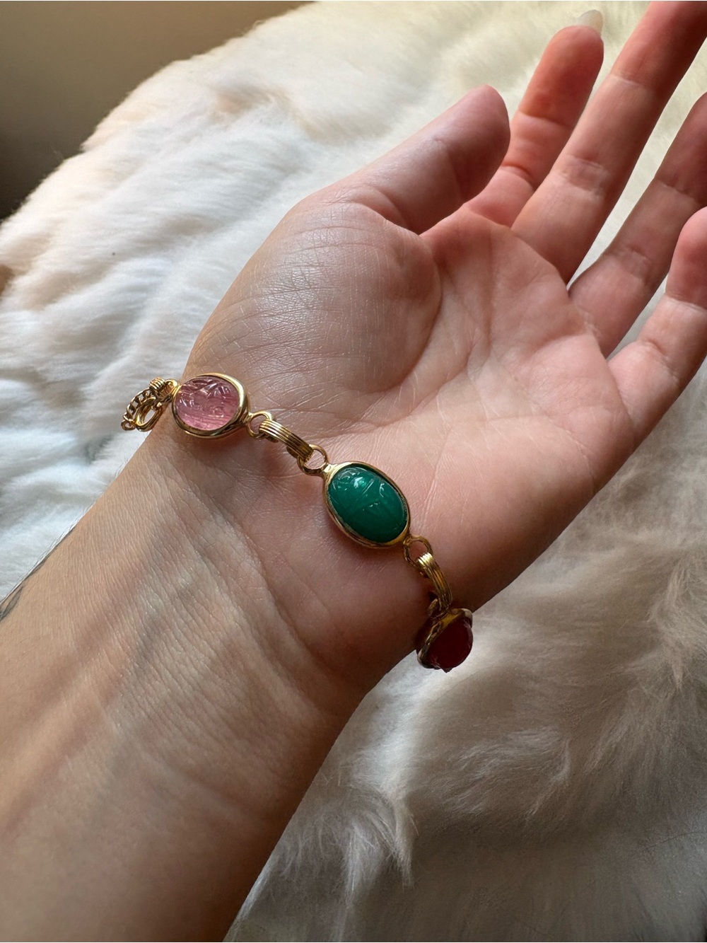 Vintage Scarab Beetle Gold Toned Bracelet - Picture 4 of 4